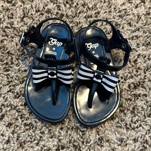 3/$15 Gap Kid Sandals